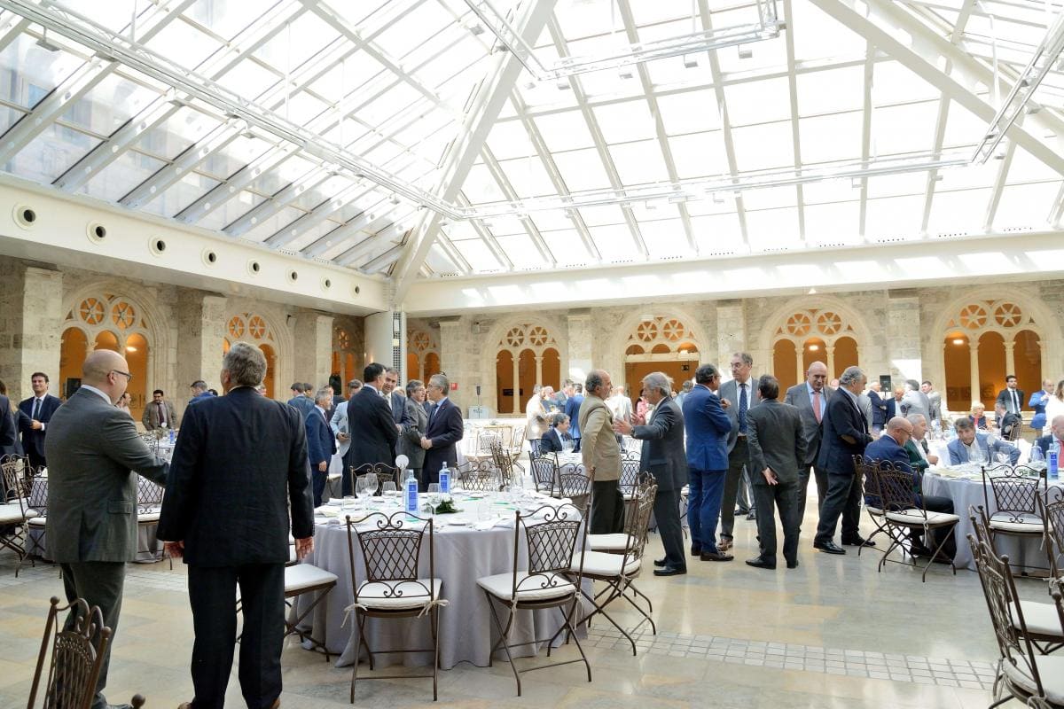 mesa de actualidad empresarial