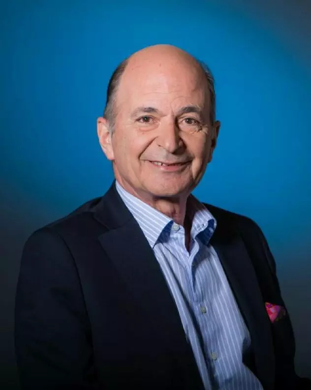 mesa-de-actualidad-empresarial-2025-Carlos